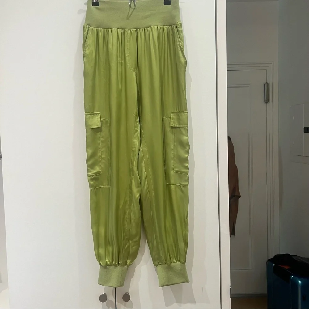 Cinq a Sept satin jogger cargo pants, size small - Picture 5 of 9